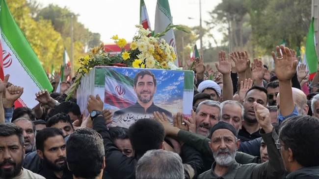 برگزاری آیین تشییع پیکر مطهر شهید محمدمهدی رضایی صدرآبادی با حضور مردم و مسئولان در یزد