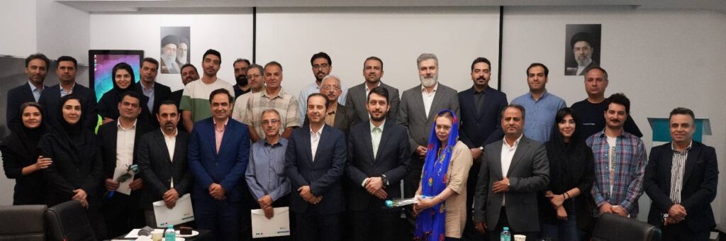 برگزاری مراسم اهدای جوایز برگزیدگان کمپین «جام دی» با حضور مدیران ارشد بیمه دی