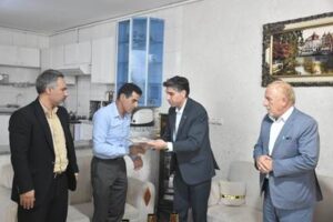 تجلیل مدیرکل بنیاد شهید و امور ایثارگران لرستان از خانواده شهید والامقام «کسری رحمتی»