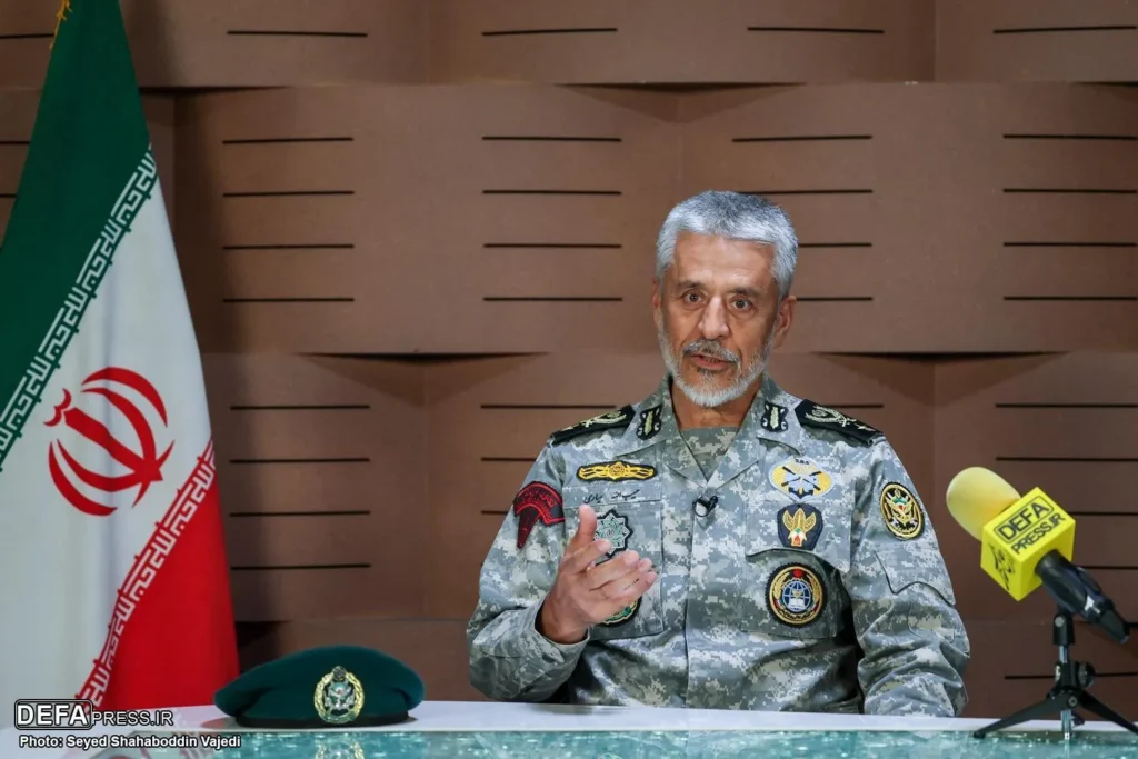 دریادار سیاری: شناور‌های دشمن را در صورت لزوم هدف قرار می‌دهیم