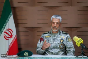 دریادار سیاری: شناور‌های دشمن را در صورت لزوم هدف قرار می‌دهیم