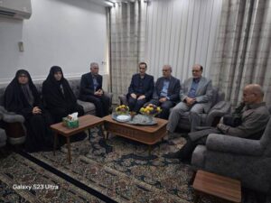 تکریم رئیس بنیاد شهید و امور ایثارگران از جانباز ۷۰ درصد در لامرد: همه مدیون ایثار و ازخودگذشتگی شما هستیم