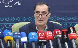 میناب؛ هویت‌سازِ آینده‌ی ایران / تأکید رئیس بنیاد شهید بر لزوم تبدیل مدرسه شهدای میناب به کانون بزرگ علمی و تمدنی