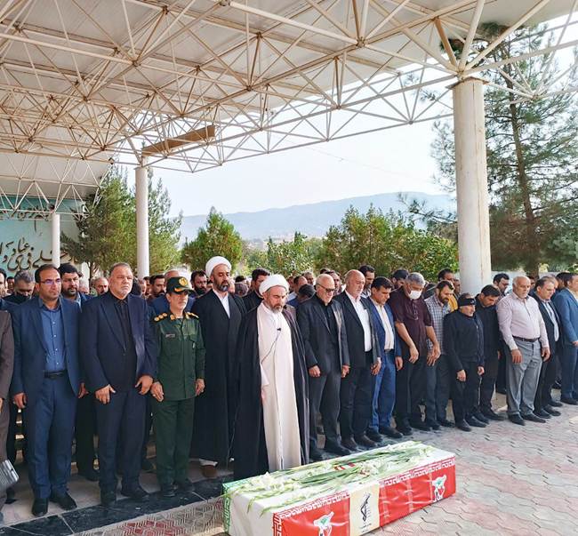 برگزاری تشییع پیکر مادر شهیدان والامقام عباس و باقر ملکی در ایلام
