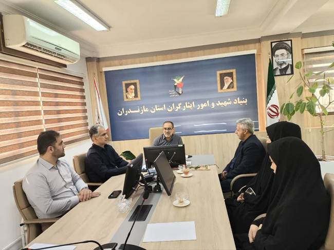 تجلیل از پرستار همکار بنیاد شهید مازندران به مناسبت سالروز ولادت حضرت زینب (س)