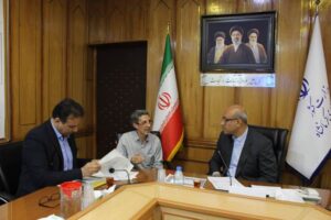 دیدار خانواده‌های شهدا و ایثارگران با منوچهر حبیبی، استاندار کرمانشاه