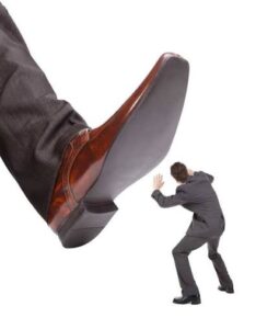 تاب‌آوری اجتماعی زیر فشار؛ مردم تا کجا باید هزینه سیاست‌های غلط را بپردازند؟