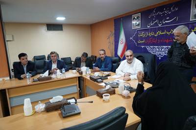 مدیرکل بنیاد شهید اصفهان با جامعه ایثارگری