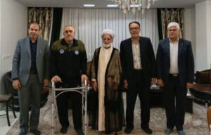 تجلیل نماینده ولی‌فقیه در استان مرکزی از صبر و استقامت جانباز سرافراز، حاج ابراهیم نصیری
