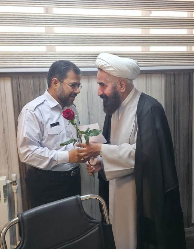 تجلیل مدیرکل بنیاد شهید و امور ایثارگران یزد از پرسنل وظیفه عمومی فرماندهی انتظامی استان