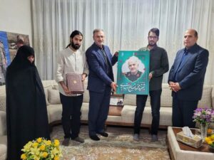 دیدار معاون فرهنگی بنیاد شهید و مدیرکل بنیاد شهید تهران با خانواده سردار شهید محمد صالح اسدی